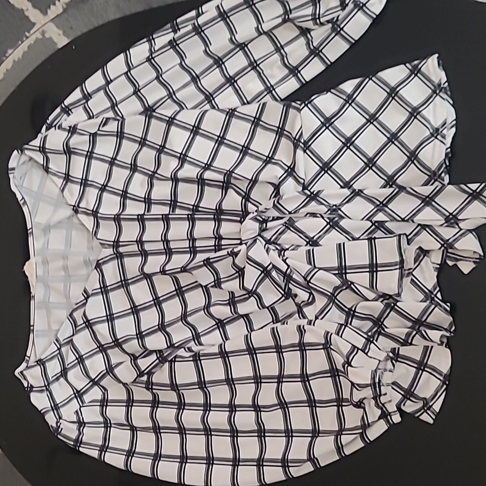 Stripe black & white shirt.
